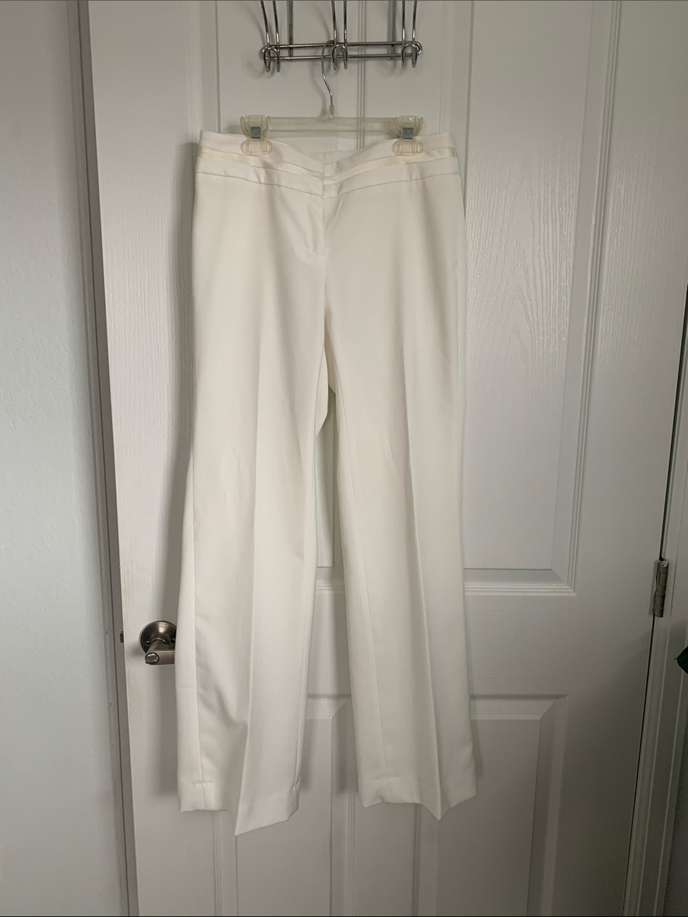 # 54 White House Black Market Cream Modern Boot Pants size 2R
